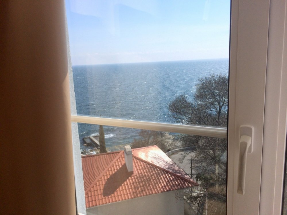 В живописной части Большой Ялты, на берегу Чёрного моря продаются трёхкомнатные апартаменты в Алупке, в 500 метрах от... - 8