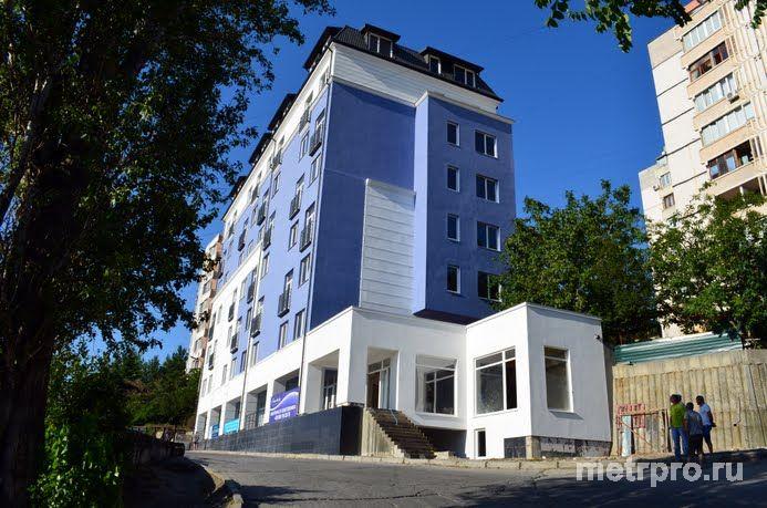 ЖК Ялтинский Бриз это новый дом современной постройки с 42-мя квартирами, площадью от 34 до 65 м2. Дом расположен в...