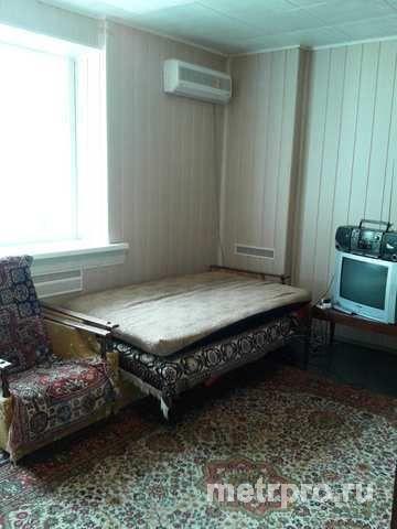 пгт Орджоникидзе, Нахимова, 1 ком квартира, 36,7 кв м  Продается однокомнатная квартира с двумя балконами и мебелью....