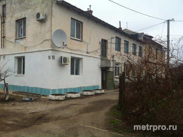 2-х комн. квартира в пгт. Приморский возле Феодосии, в жилом состоянии, газ, вода - проведены в квартиру, туалет...