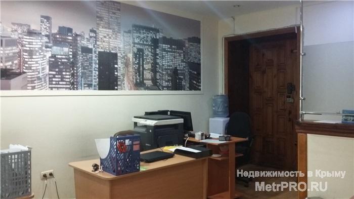 НА первой линии ул Адмирала Октябрьского Сдается в Аренду Офисное помещение г. Севастополь , общей площадью 24 кв.м.... - 1