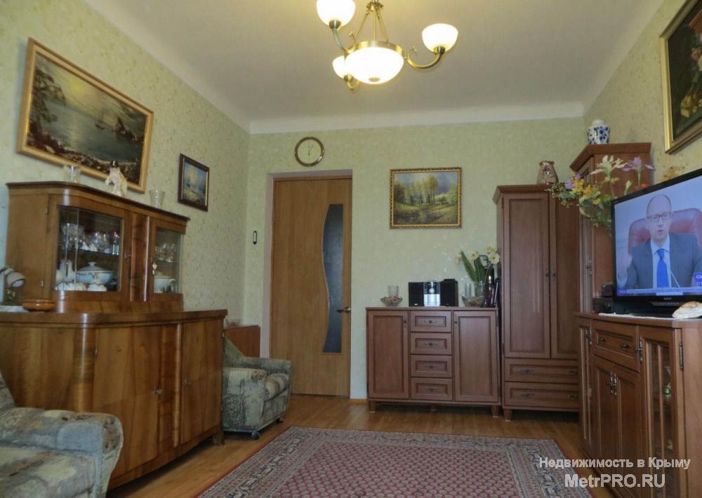 Продам 2-квартиру-сталинку в историческом центре Севастополя, в р-не Южной бухты. Парковая зона (рядом два сквера),... - 2