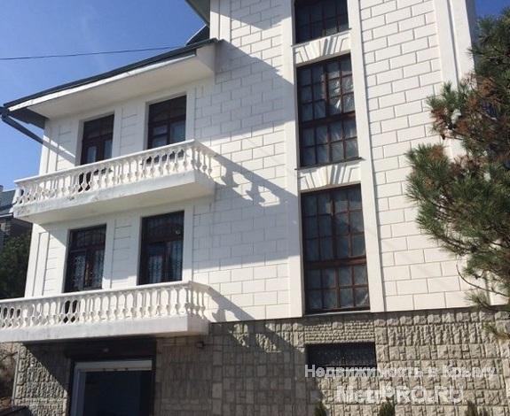 Двухэтажный добротный жилой дом в городе Севастополь, Гагаринский район, общей площадью 542 м2 ( жилая: 191 м2 ),... - 1