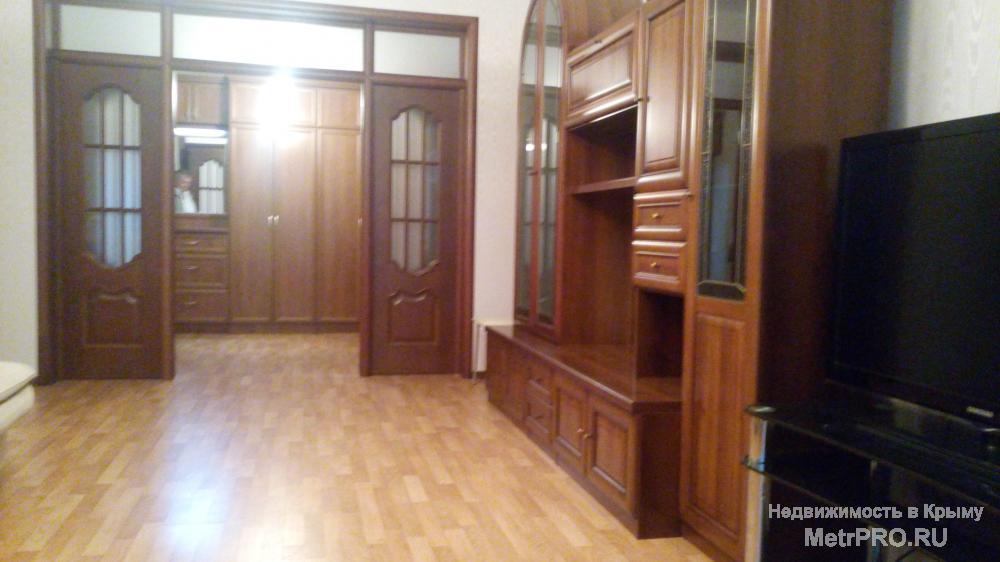 сдается 2х комнатная квартира в самом центре города ул Набережная рядом с гостиницей Украина . 4/16 , 100м2. есть вся... - 2