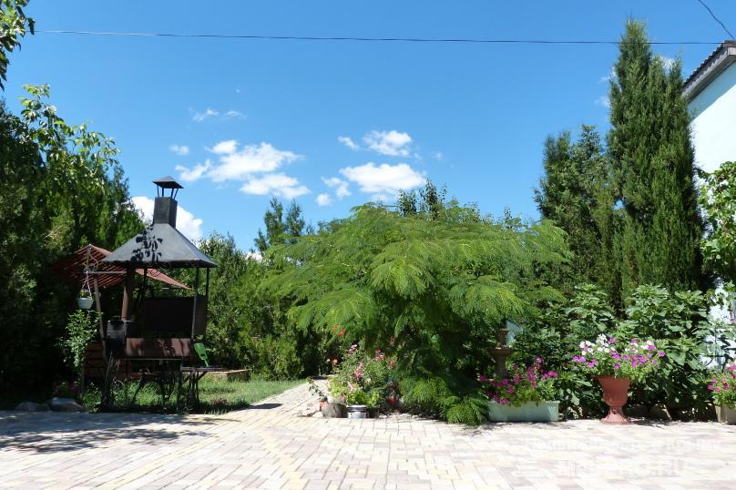 Мини-гостиница «Море Удачи» расположена в западной части Крыма, пригород города Саки. Он находится в 40 км. от...