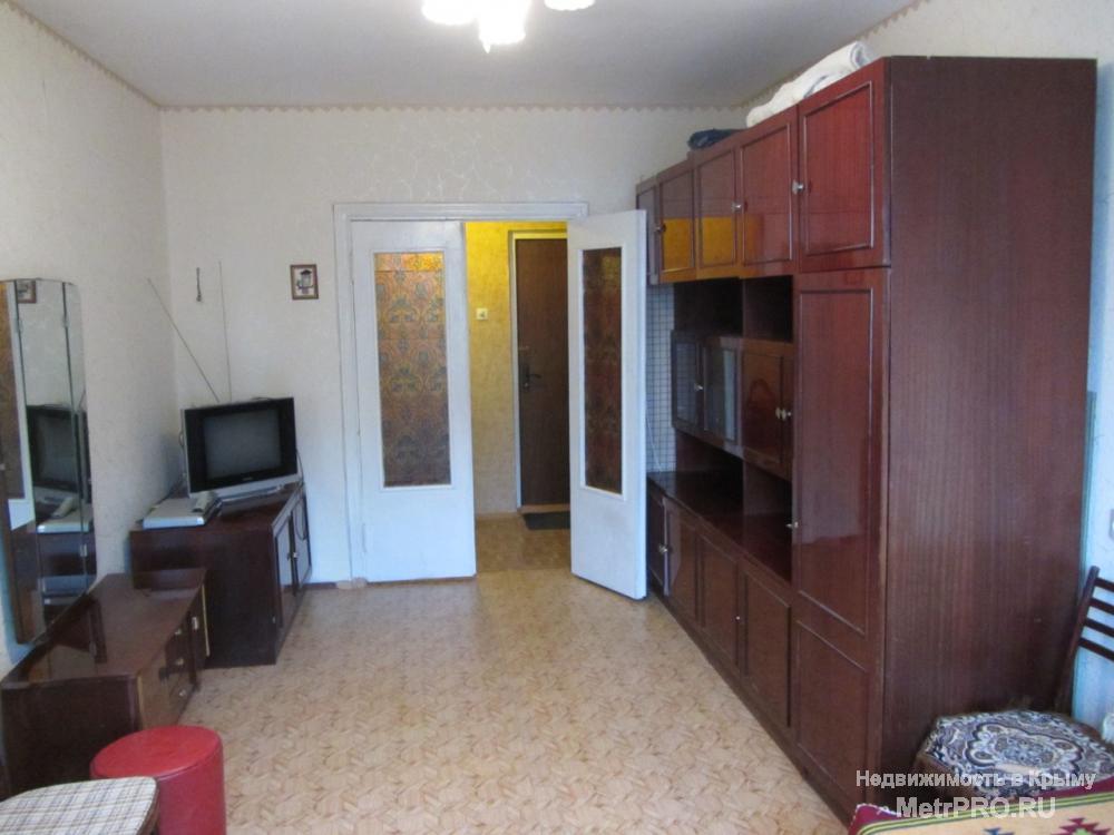 Продается 1 комнатная квартира  в Симферополе в Центральном районе в микрорайоне Пневматика. Находится на 6 этаже... - 1
