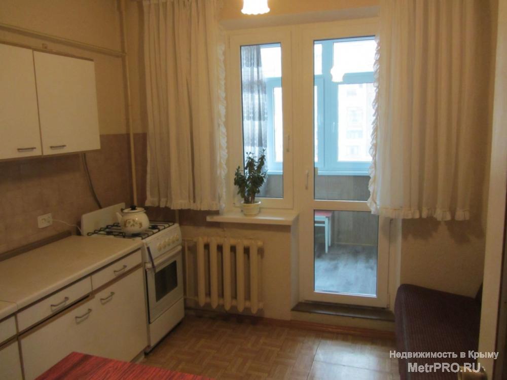 Продается 1 комнатная квартира  в Симферополе в Центральном районе в микрорайоне Пневматика. Находится на 6 этаже... - 2