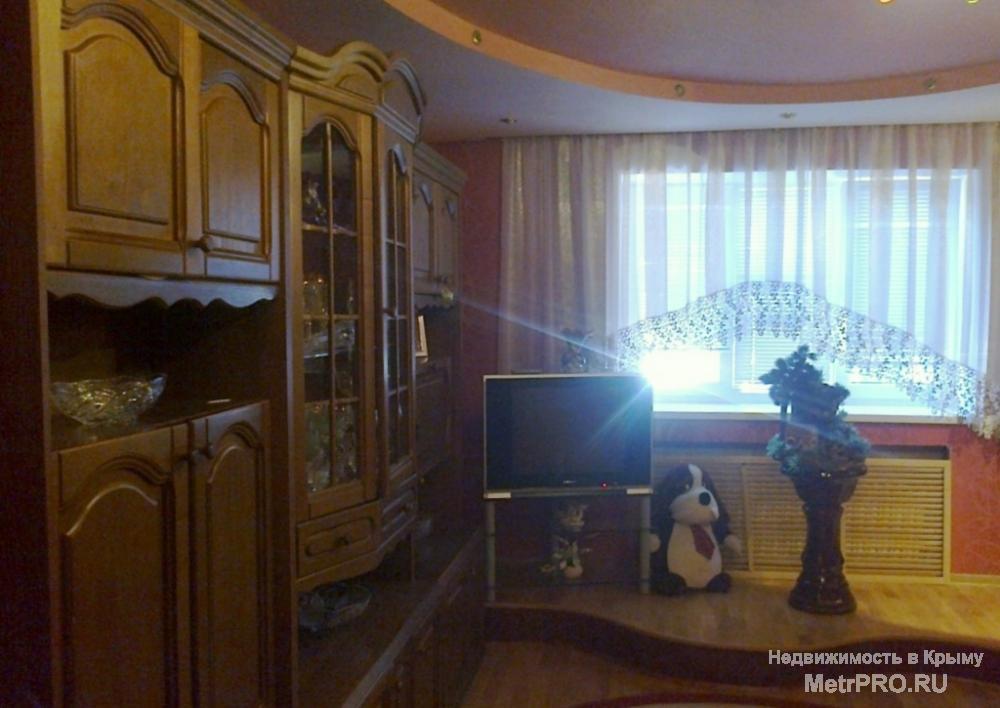 Крым, Симферополь, ул. Маршала Жукова.  2–этажный блочный дом 2008 года постройки, 4 комнаты,  250 квадратных метров.... - 8