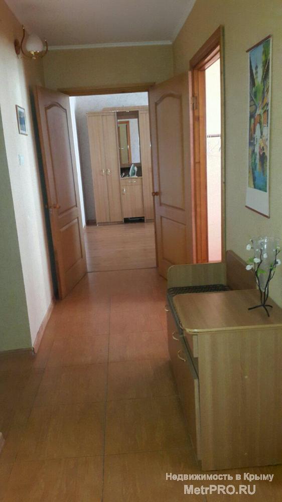 Продам улучшенную квартиру в Севастополе по улице Адмирала Юмашева. Квартира светлая, чистая и очень уютная. В...