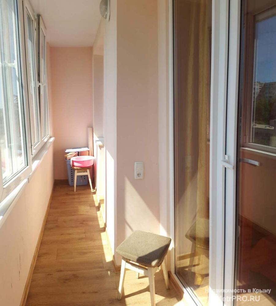 Продам улучшенную квартиру в Севастополе по улице Адмирала Юмашева. Квартира светлая, чистая и очень уютная. В... - 5
