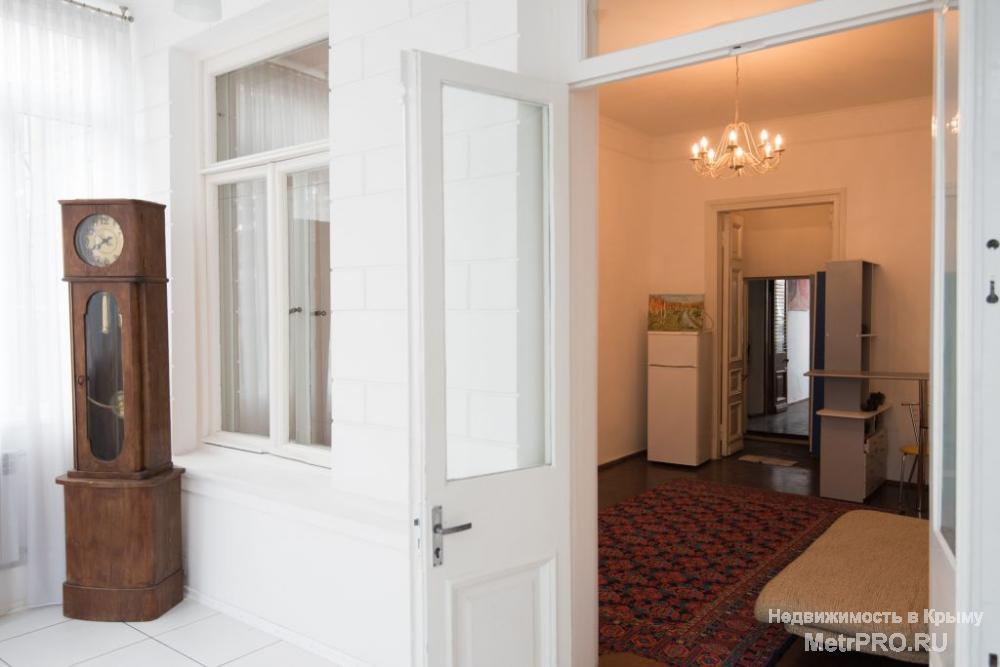 Продается эксклюзивная квартира в историческом центре Ялты, старинный дом, памятник архитектуры, построенный в 1909... - 5