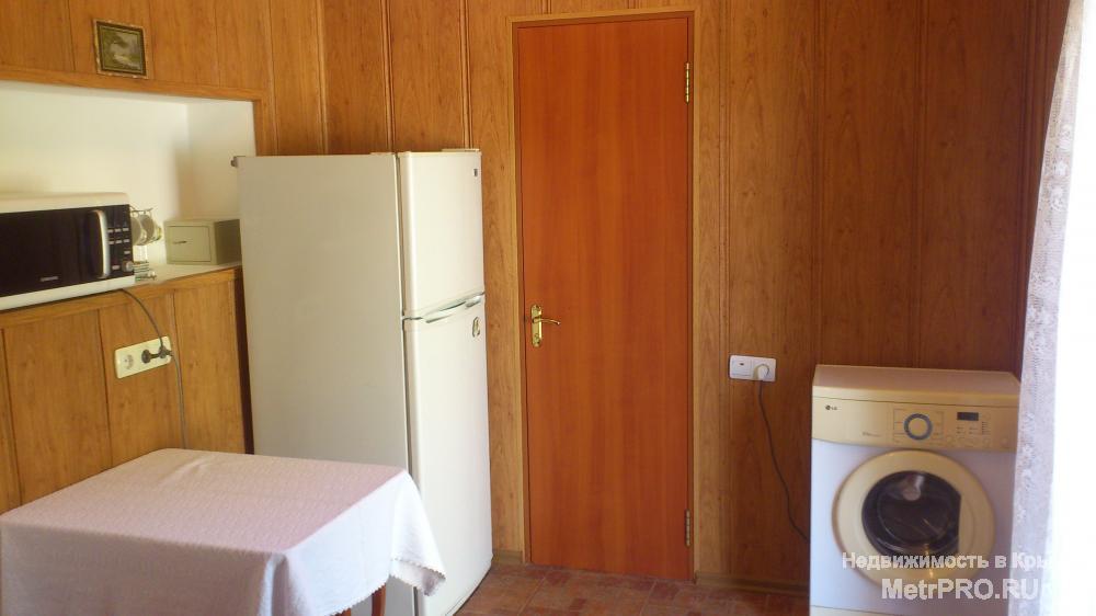 Сдается новый 2х комнатный отдельный дом в зеленом центре Евпатории на 2 -4 чел.. Все удобства: кухня, туалет, ванна,... - 8