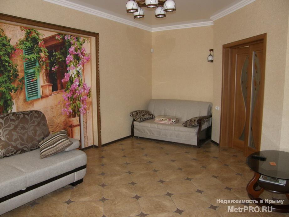 Изысканная, комфортабельная и уютная, 1-комнатная квартира, расположена в ЖК «Бриз», в городе-курорте Алушта в одном...