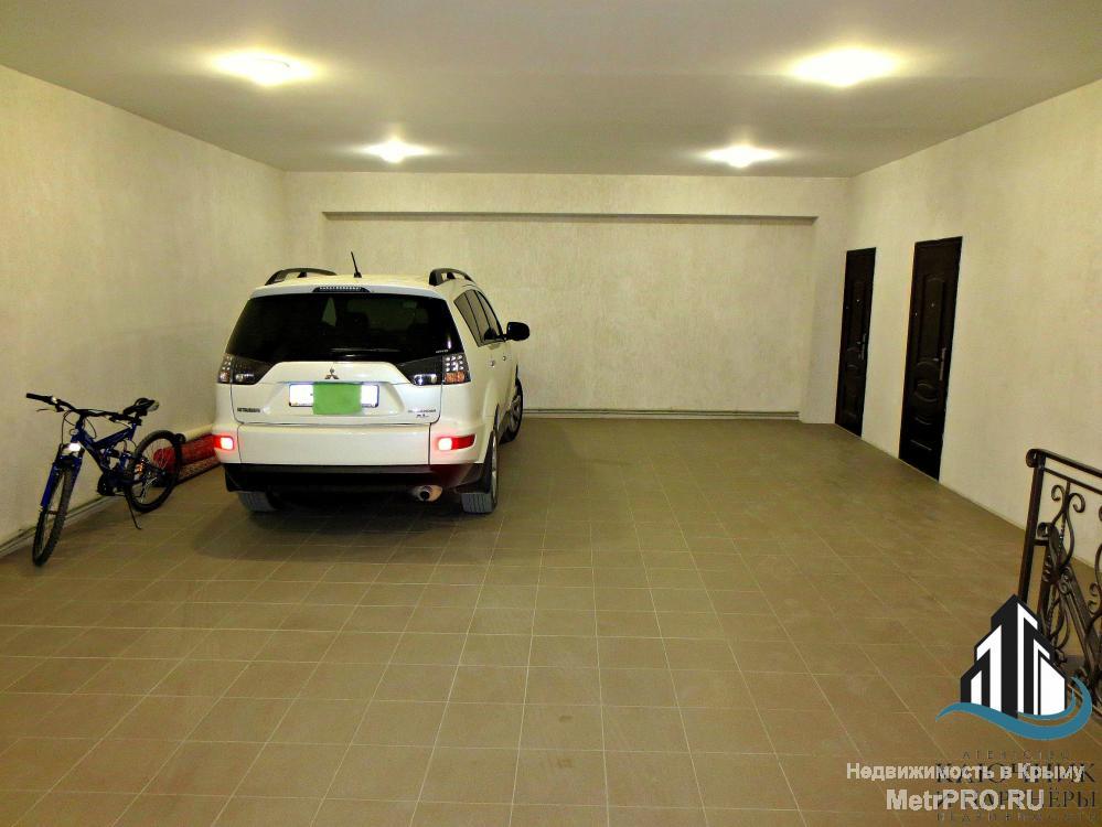 Продаётся двухэтажный жилой гараж с подвалом, площадью 300 кв.м., в городе Феодосия! В гараже имеется вся необходимая... - 1