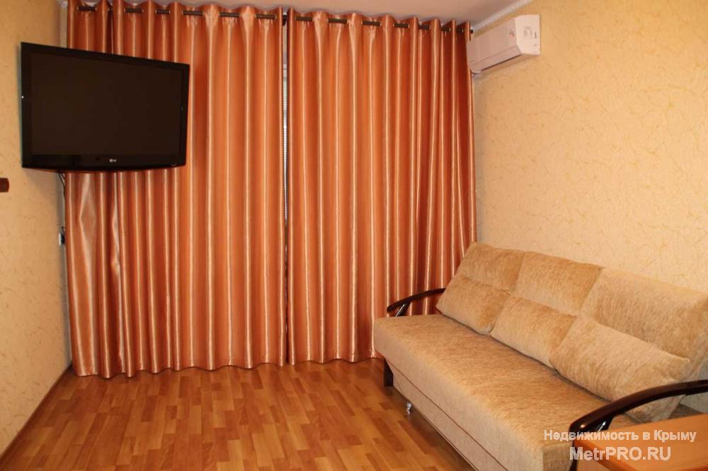 Срочно, в связи с переездом продам с мебелью, кондиционером и отличным ремонтом 1 -комнатную квартиру в г. Феодосия... - 2