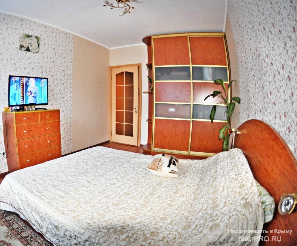 Предлагается к покупке 3 комнатная квартира в Ялте на улице Красноармейская.   В доме 2004 года постройки серии ЮБК....