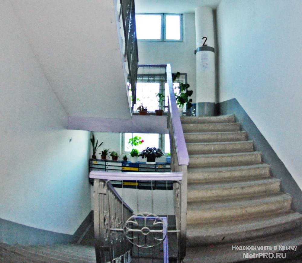 Предлагается к покупке 3 комнатная квартира в Ялте на улице Красноармейская.   В доме 2004 года постройки серии ЮБК.... - 11