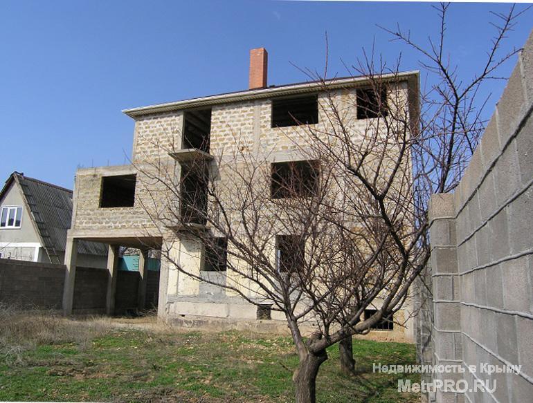 Продается большой двухэтажный дом c мансардой и цокольным этажом на участке 4,08 соток в Севастополе, Бухта Казачья.... - 1