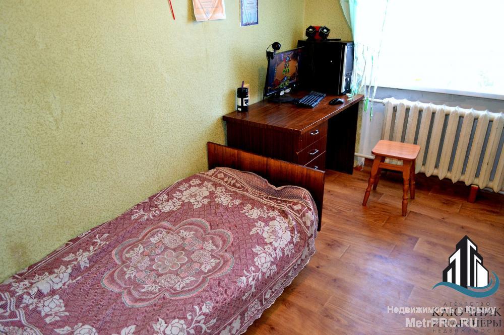 Продаётся 3-х комнатная квартира в городе Феодосия, площадью 51 кв.м. В квартире установлена газовая колонка, имеется... - 2