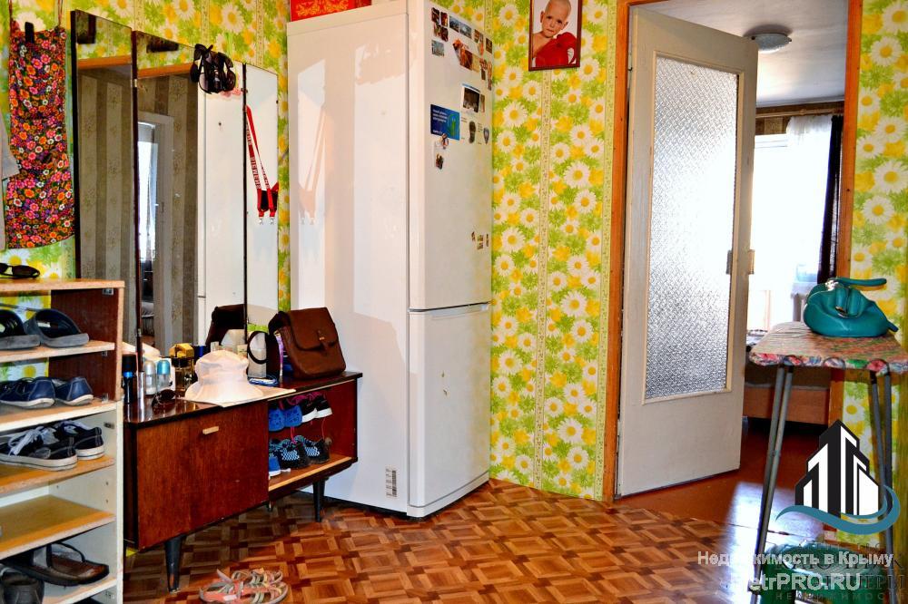 Продаётся 3-х комнатная квартира в городе Феодосия, площадью 51 кв.м. В квартире установлена газовая колонка, имеется... - 3