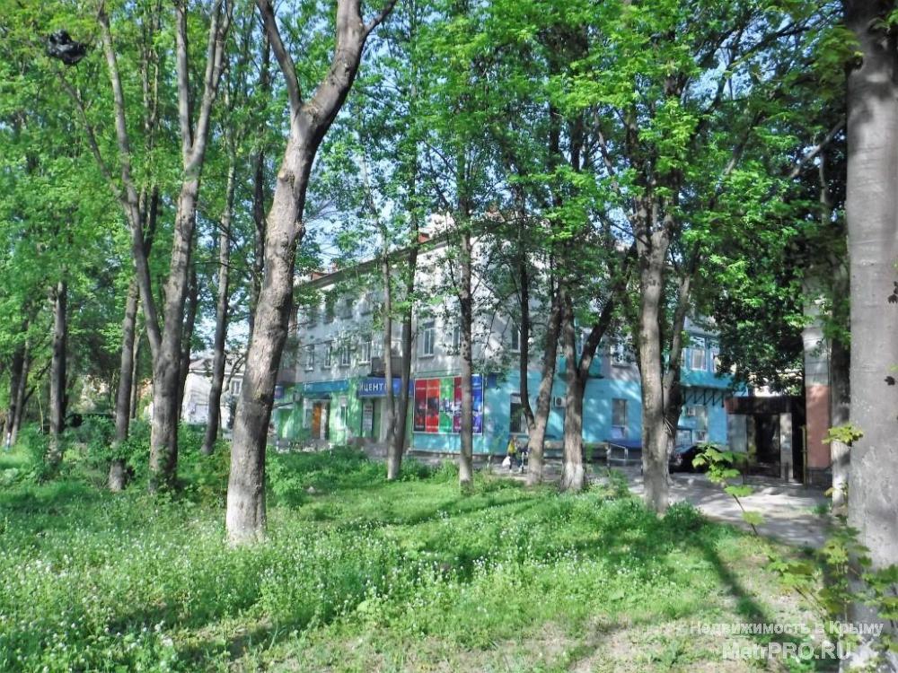 Продам просторную 3-комнатную квартиру - «сталинку» по ул. Севастопольской в Симферополе.  Общая площадь квартиры 85... - 11