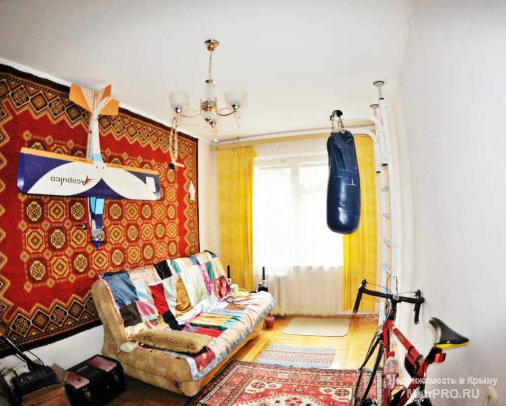 Предлагается к покупке 2 комнатная квартира в Ялте по улице Кирова.  Квартира расположена на 4 этаже 5 этажного дома....