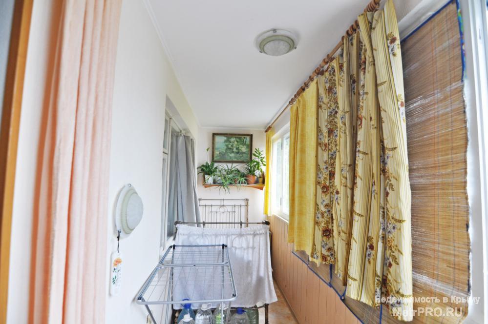 Предлагается к покупке 2 комнатная квартира в Ялте по улице Кирова.  Квартира расположена на 4 этаже 5 этажного дома.... - 1