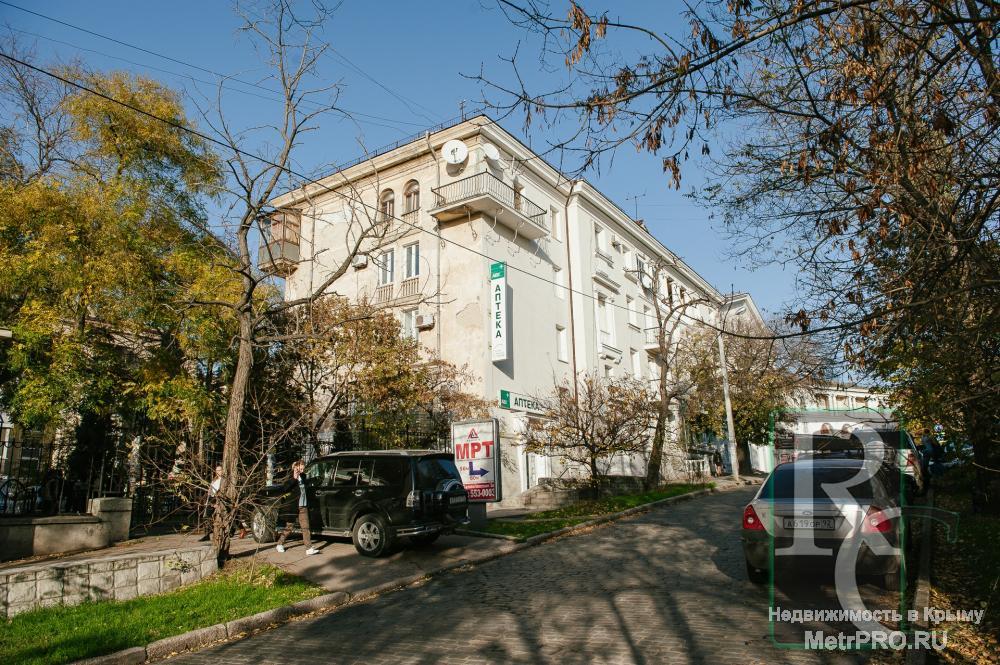 В продаже крупногабаритная квартира в самом центре Севастополя - с угловым балконом в сторону площади Ушакова и... - 1