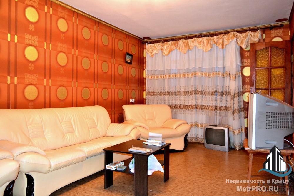 Продаётся просторная 3-х комнатная квартира в одном и лучших районов города Феодосия. Квартира находиться на 2-м...