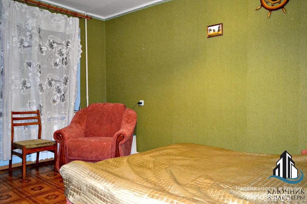 Продаётся просторная 3-х комнатная квартира в одном и лучших районов города Феодосия. Квартира находиться на 2-м... - 7