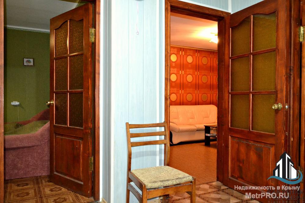 Продаётся просторная 3-х комнатная квартира в одном и лучших районов города Феодосия. Квартира находиться на 2-м... - 12