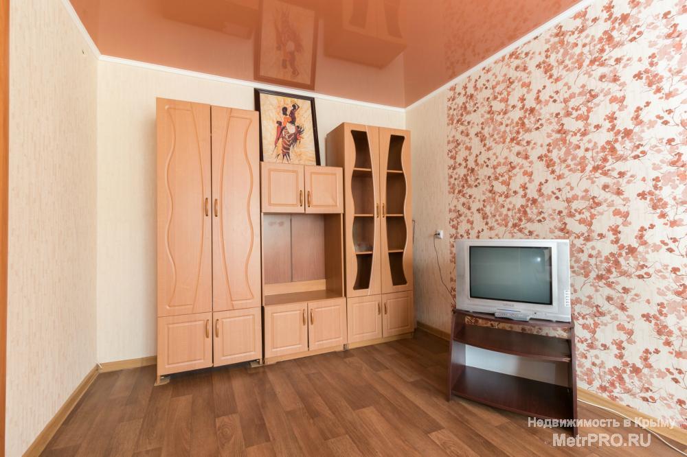 Эта, с отличным соотношением цена-качество-расположение, 1-комнатная квартира расположена в самом центре Симферополя... - 3