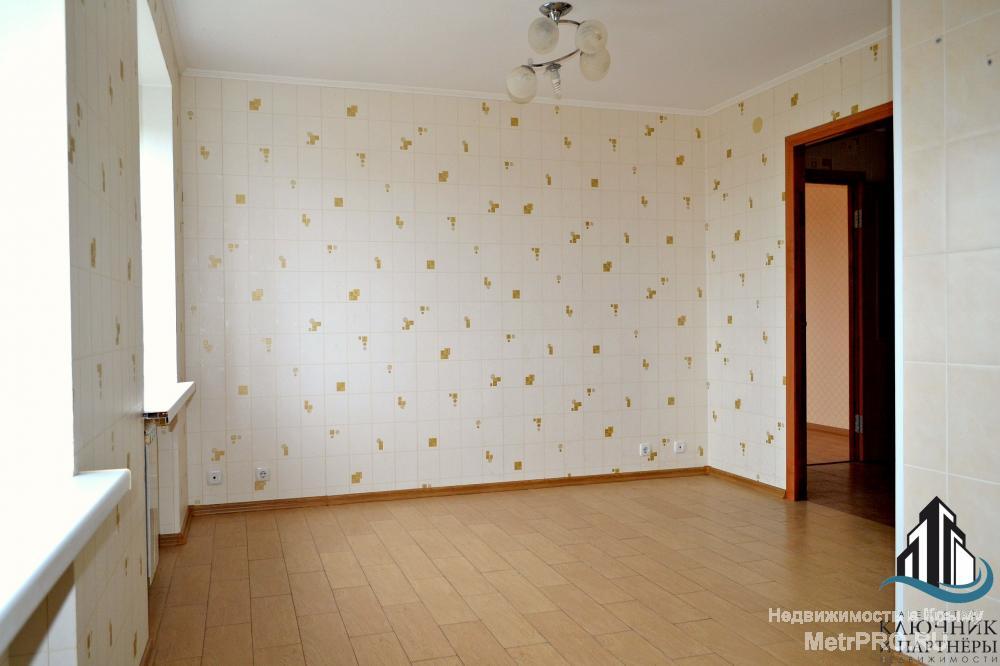 Продаётся однокомнатная квартира в курортном посёлке Приморский, Феодосия, всего в  500 м от моря. Великолепный вид,... - 2