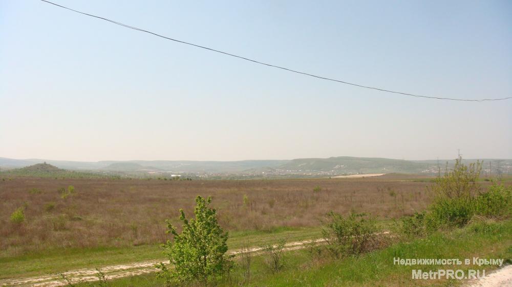 Продается 1,1 га сельхоз-земли в районе села Танковое. Участок ровный, в 100 м ставок для полива. Питьевая вода под...