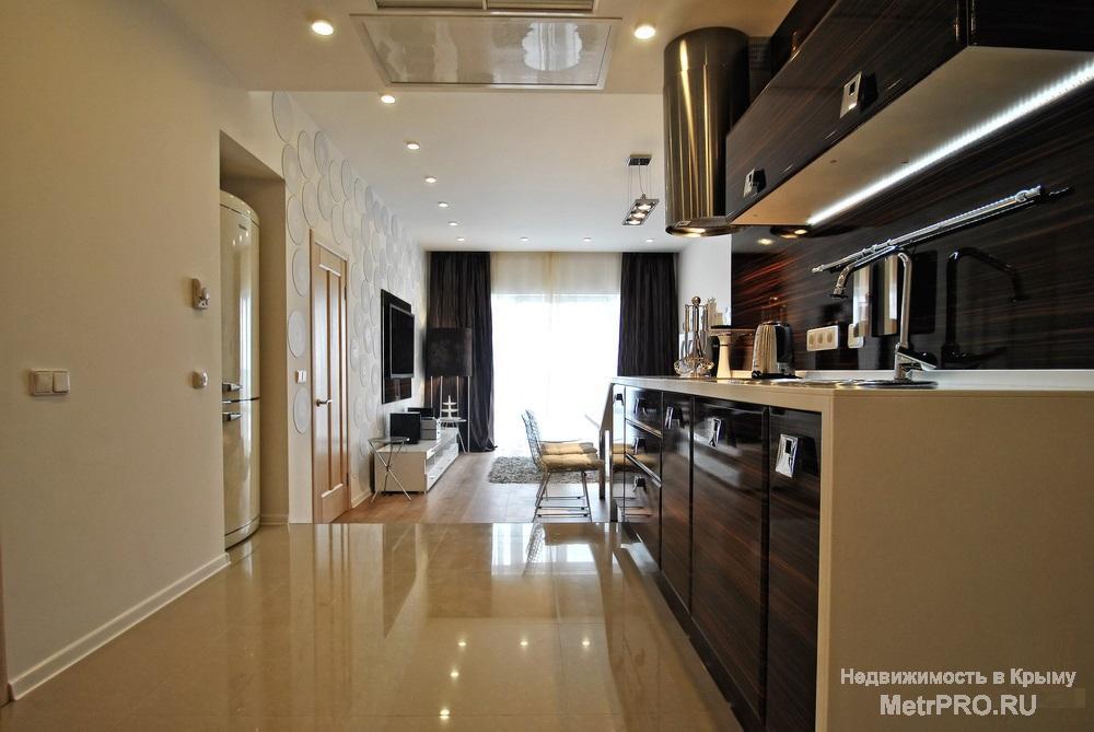 Продается трехкомнатный апартамент общей площадью 88,4 м2 в климат павильоне «Сон у моря»  на третьем  этаже...