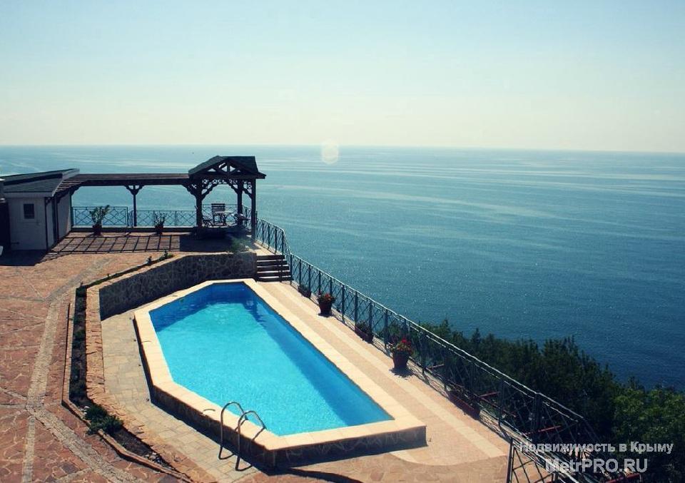 ЭТО НАДО ВИДЕТЬ!!! Частная резиденция с потрясающим видом на черное море!     Сама резиденция расположена на склоне...