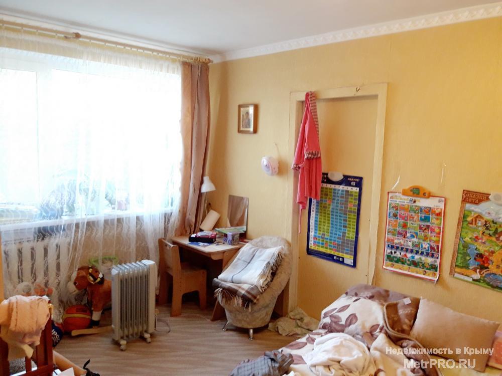 Продам под БИЗНЕС свою трехкомнатную квартиру в Севастополе на пр. Гагарина, 20.  1-й этаж 5-ти этажного дома.... - 2