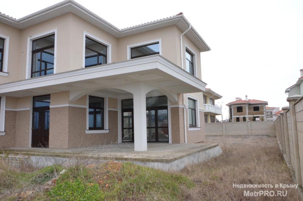 Продается новый дом с видом на море в коттеджном поселке в Севастополе.  Дом 2-х этажный, без внутренней отделки, с... - 2