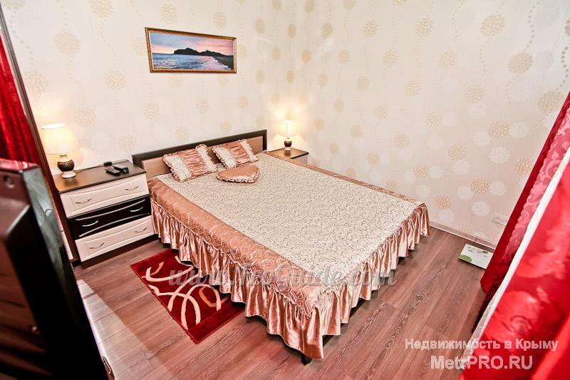 Для отдыха в одном из лучших районов Феодосии, предлагаем 2-х комнатный частный дом Люкс.    В доме имеется две... - 2