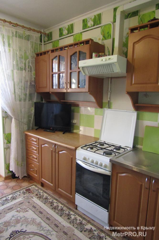 Продается двухкомнатная квартира в г.Симферополе, ул. Селим Гарай  Общая площадь 54,6 м2  Жилая 30,5 м2  Кухня 9,0 м2...