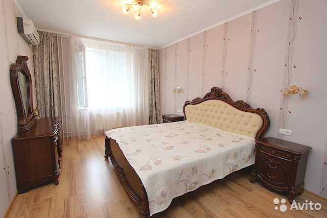 Предлагается квартира на зимний период по улице Боевая д. 4. Квартира по месячно до 1 мая 2016 года. Стоимость - 18...