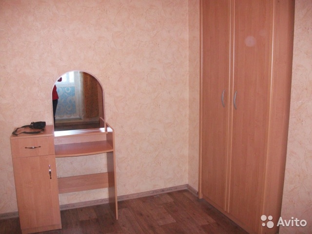 Квартира расположена на ул.Проспект Победы, 2\4 этаж, сталинка, очень теплая, высокие потолки, площадь квартиры 31,9... - 4