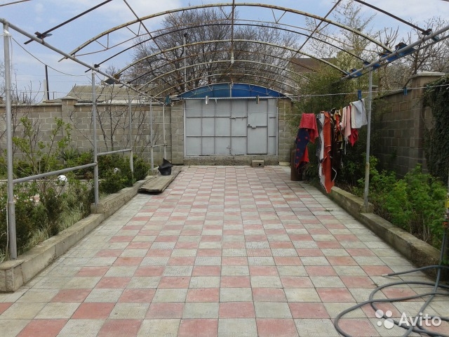 Продается трех-этажный дом ,можно жить двумя семьями , заезды и выезды на разные улиуы . В низу дома в подвале  жылые... - 10