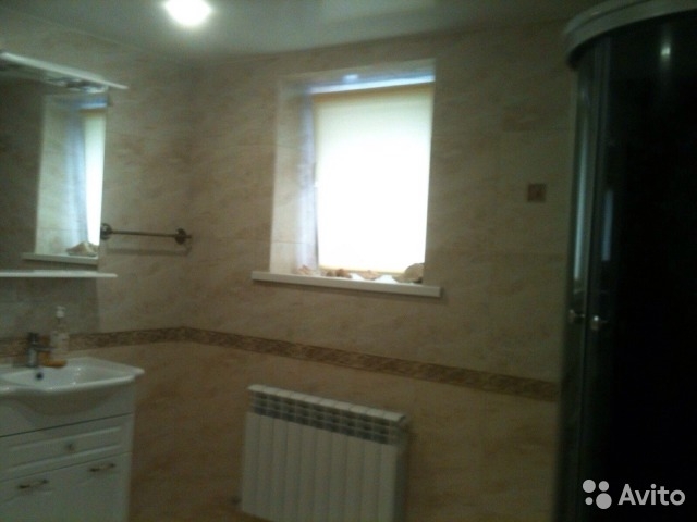 Продаю шикарный двух этажный дом в районе 5-го километра. Все документы российского образца. Новый готов к проживанию... - 1