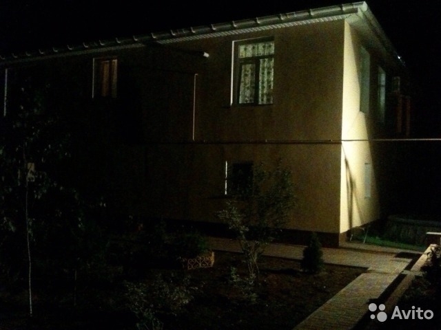 Продаю шикарный двух этажный дом в районе 5-го километра. Все документы российского образца. Новый готов к проживанию... - 13