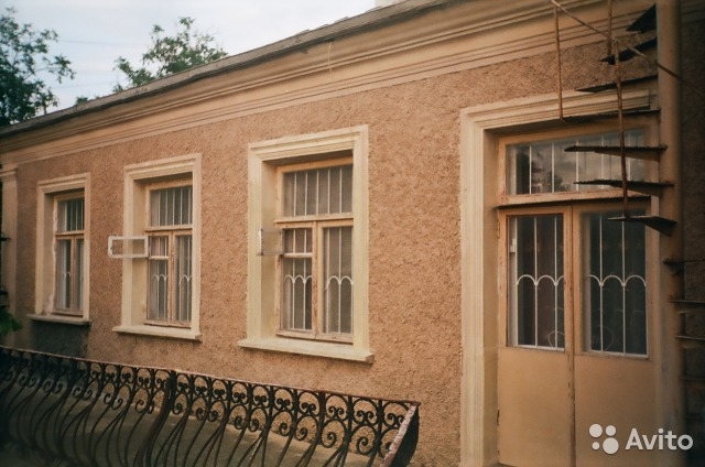 Продается 2-этажный дом по ул. Кронштадтская, г. Севастополь, площадью 190 м2.  8 комнат, 2 кухни, 2 ванные комнаты,... - 9