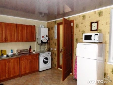 Сдам 2 комн. дом с отдельным двором рядом с пляжем Солярис по ул. Петриченко 35. К пляжу 7 минут пешком по тенистой... - 2