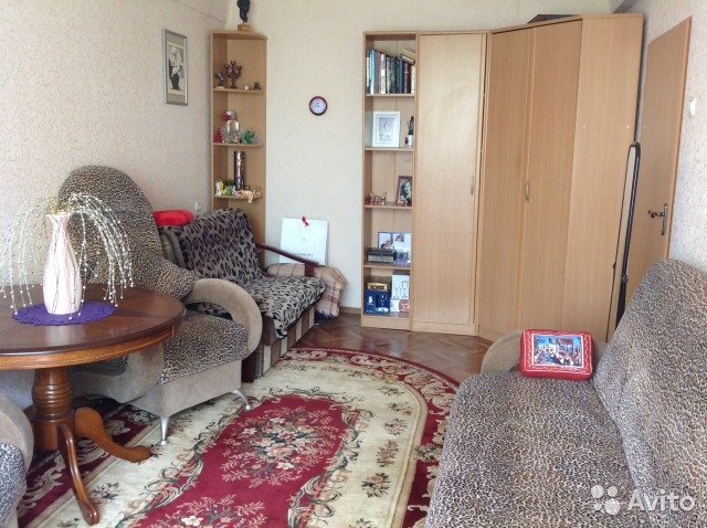 Продается 1 к.кв. Хрусталева 41, 4/5 эт., уютный двор, чистый подъезд с домофоном, парк с детской площадкой. В...