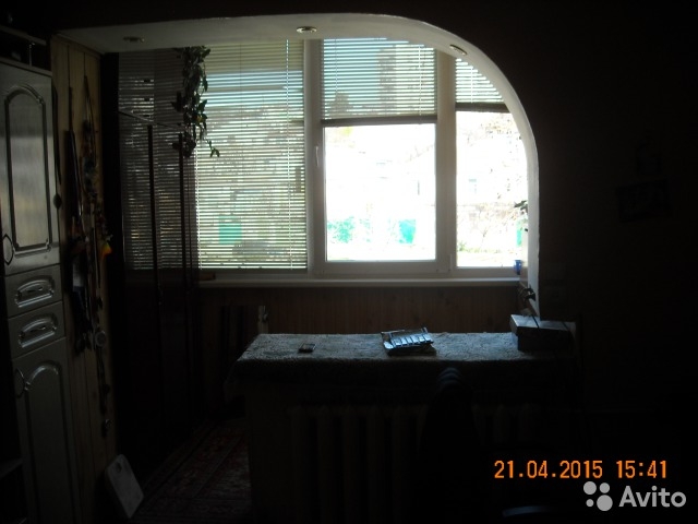 Малосемейная  квартира коридорного типа, жил. 13 кв.м.,лоджия,бойлер, остается встроенная кухня, шкаф 'купе' - 2