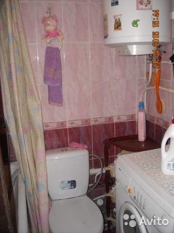 Малосемейная  квартира коридорного типа, жил. 13 кв.м.,лоджия,бойлер, остается встроенная кухня, шкаф 'купе' - 5